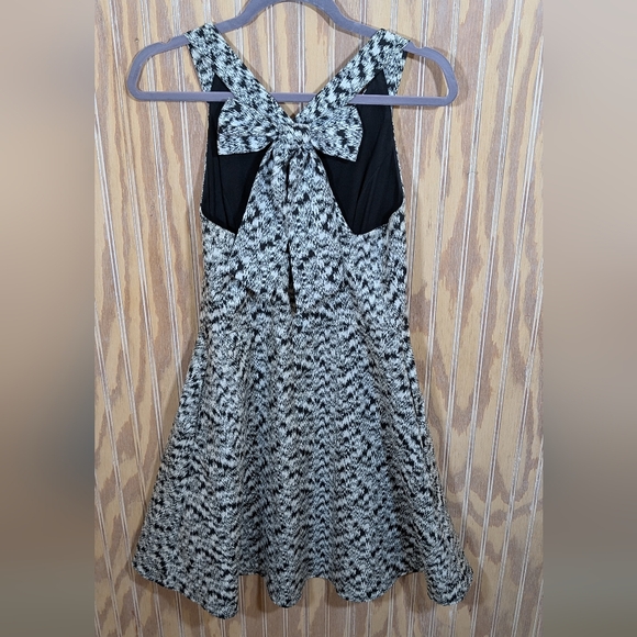 NWoT Jessica Simpson Bow Back Black & White Fit & Flare Dress Size 6 - Picture 2 of 8